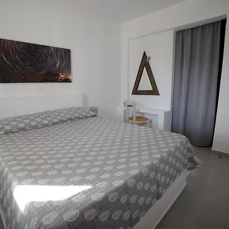 Mariannas House شقة